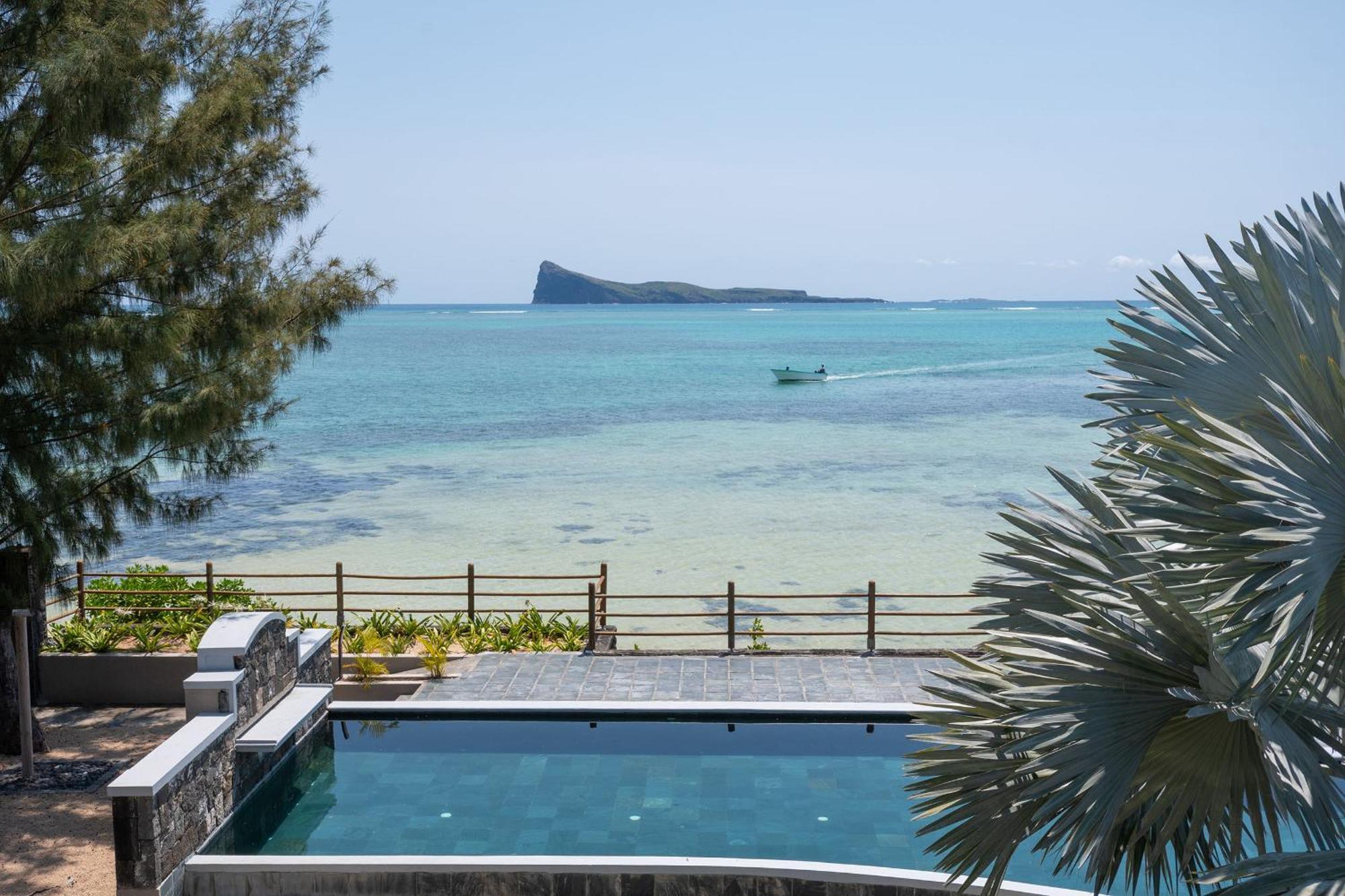 Luxury Beachfront Duplex, Coin De Mire View / 3Bed 캅마를로 외부 사진