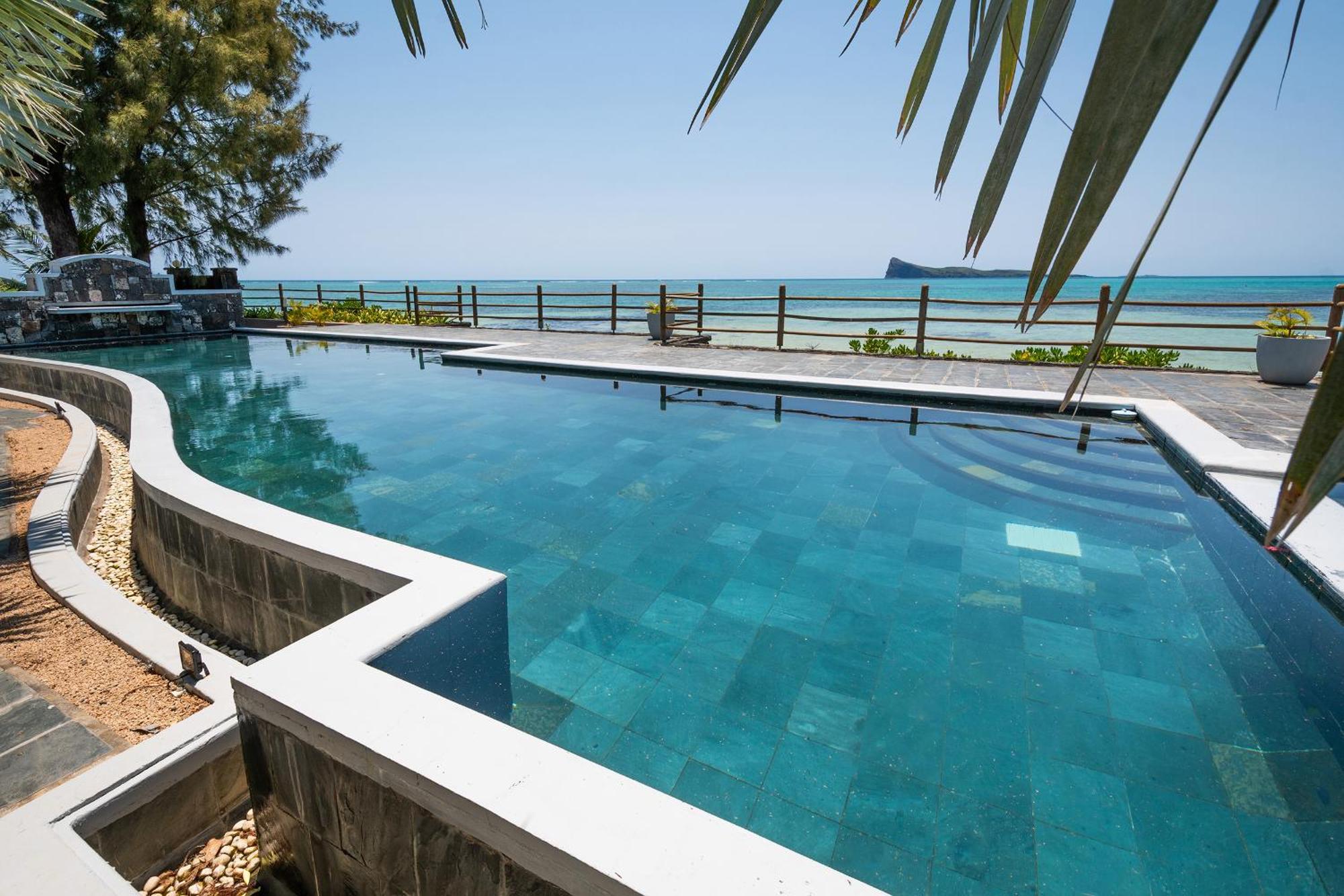 Luxury Beachfront Duplex, Coin De Mire View / 3Bed 캅마를로 외부 사진