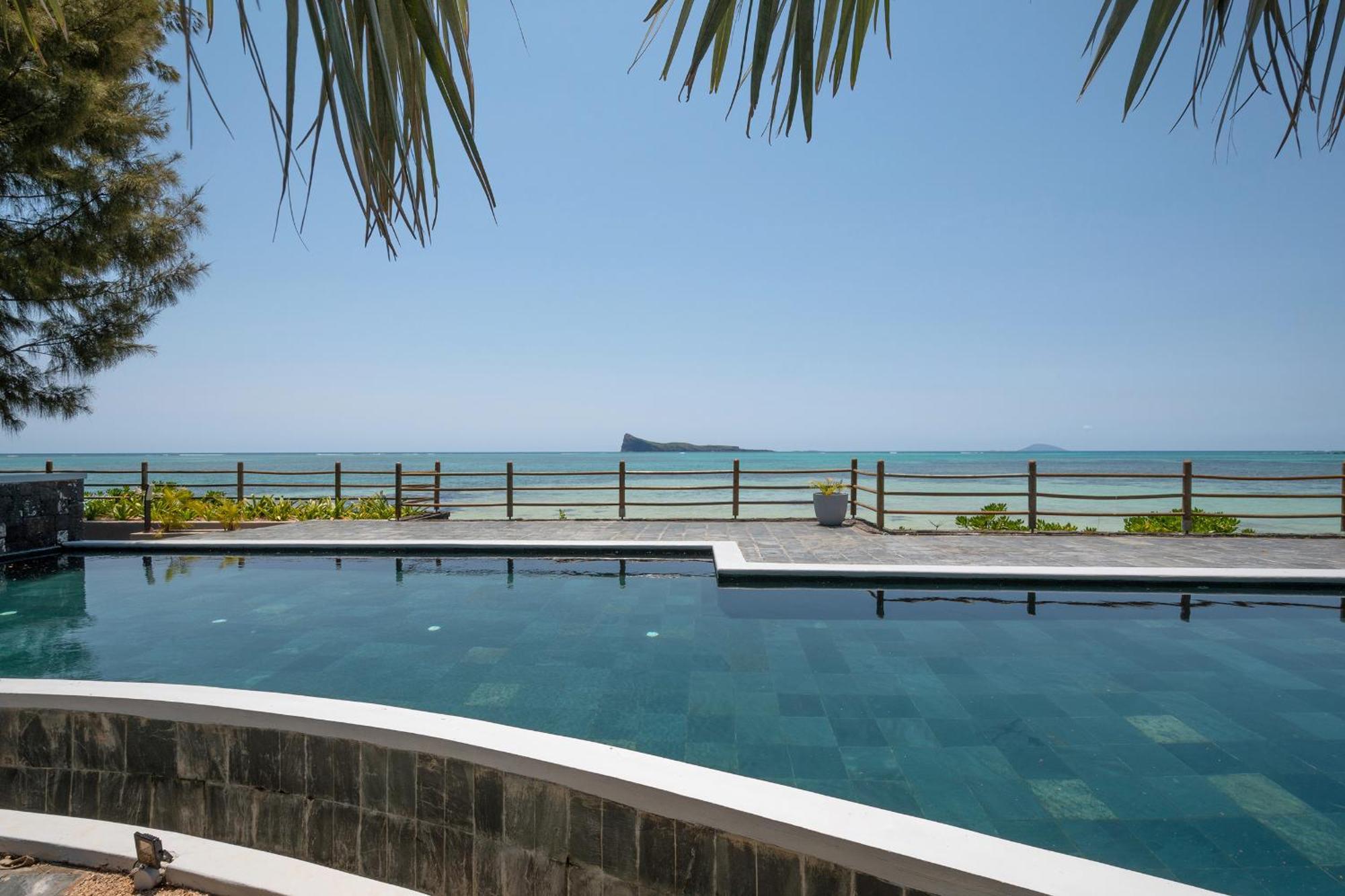 Luxury Beachfront Duplex, Coin De Mire View / 3Bed 캅마를로 외부 사진